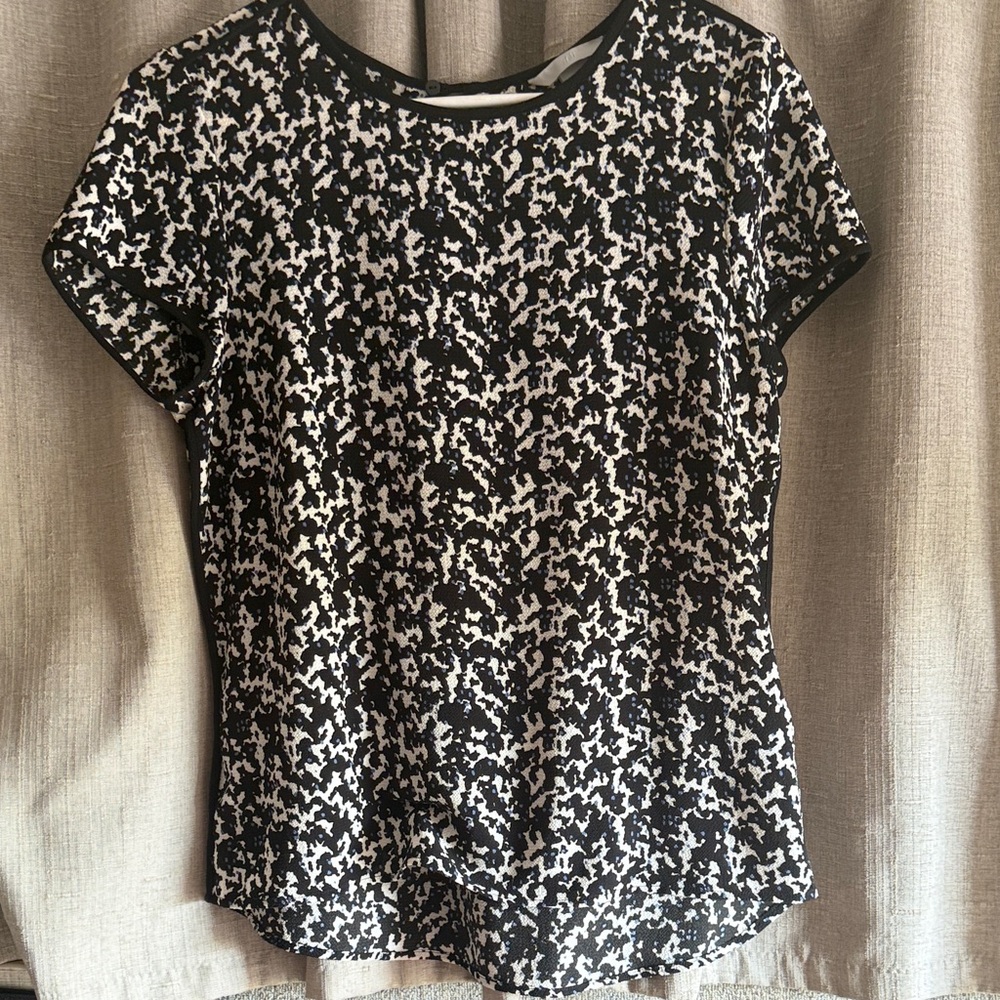 H&M Monochrome Abstract Black and White Short Sleeves  Top 8